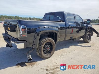 Trzecie zdjęcie samochodu z tyłu: 2014 CHEVROLET SILVERADO K2500 HEAVY DUTY LTZ VIN:1GC1KYE87EF119261 - miniatura