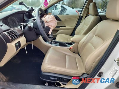 Zdjęcie 7 z 12 samochodu: 2016 HONDA ACCORD TOURING VIN:1HGCR3F92GA030410 - miniatura