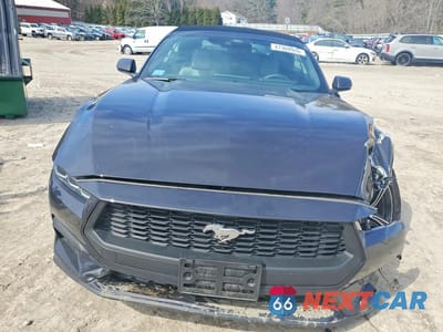 Piąte zdjęcie samochodu w środku: 2024 FORD MUSTANG VIN:1FAGP8UH2R5101586 - miniatura