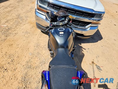 Zdjęcie 6 z 10 samochodu: 2026 SUZUKI GSX-R600 VIN:JS1GN7FA9T7100063 - miniatura