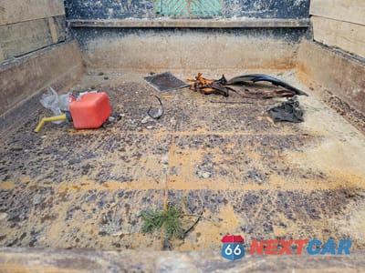 Zdjęcie 10 z 14 samochodu: 2004 CHEVROLET SILVERADO C3500 VIN:1GBJC34U24E235622 - miniatura