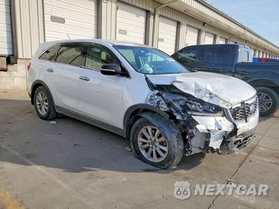 Czwarte zdjęcie samochodu z boku: 2019 KIA SORENTO LX VIN:5XYPG4A32KG499892 - miniatura