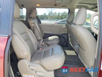 Zdjęcie 11 z 13 samochodu: 2015 TOYOTA SIENNA VIN:5TDYK3DC3FS685040 - miniatura