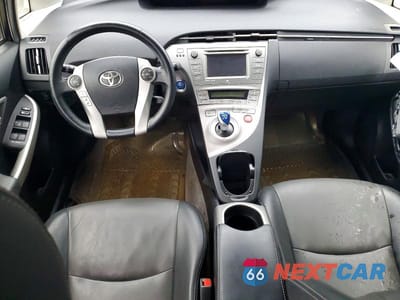 Zdjęcie 8 z 11 samochodu: 2015 TOYOTA PRIUS FOUR VIN:JTDKN3DU7F0449709 - miniatura
