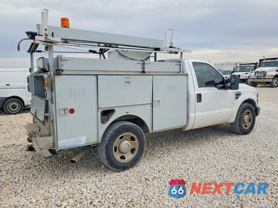 Trzecie zdjęcie samochodu z tyłu: 2008 FORD F350 SUPER DUTY UTILITY / SERVICE TRUCK VIN:1FDSF30508EC32757 - miniatura