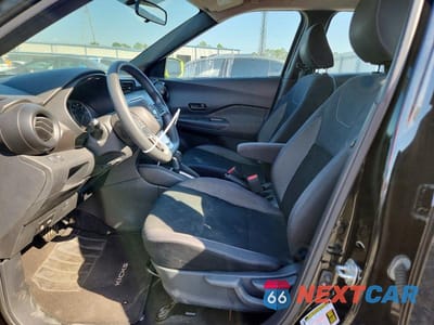 Zdjęcie 7 z 12 samochodu: 2018 NISSAN KICKS S VIN:3N1CP5CUXJL537924 - miniatura