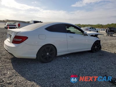 Trzecie zdjęcie samochodu z tyłu: 2015 MERCEDES-BENZ C 250 VIN:WDDGJ4HB3FG360121 - miniatura