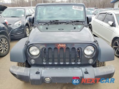 Piąte zdjęcie samochodu w środku: 2018 JEEP WRANGLER UNLIMITED SPORT VIN:1C4BJWKG5JL892894 - miniatura