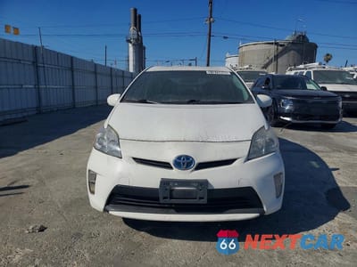 Piąte zdjęcie samochodu w środku: 2012 TOYOTA PRIUS TWO VIN:JTDKN3DU4C5495383 - miniatura