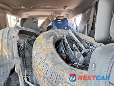 Zdjęcie 10 z 14 samochodu: 2025 GMC YUKON XL DENALI VIN:1GKS2JRL7SR220308 - miniatura