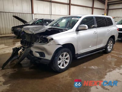 2013 TOYOTA HIGHLANDER BASE 5TDBK3EH2DS199591 - główne zdjęcie licytacji z USA - miniatura