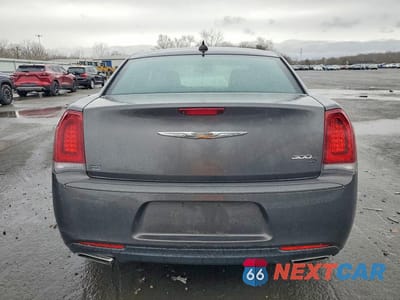 Zdjęcie 6 z 12 samochodu: 2019 CHRYSLER 300 S VIN:2C3CCABGXKH635105 - miniatura