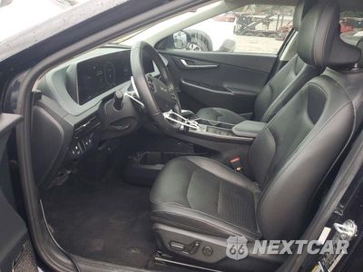 Zdjęcie 7 z 12 samochodu: 2023 KIA EV6 WIND VIN:KNDC34LA8P5609706 - miniatura