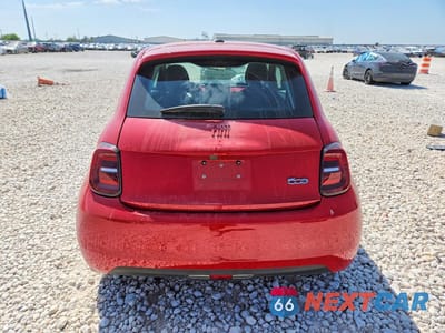 Zdjęcie 6 z 11 samochodu: 2024 FIAT 500 E RED VIN:ZFAFFAA48RX209773 - miniatura