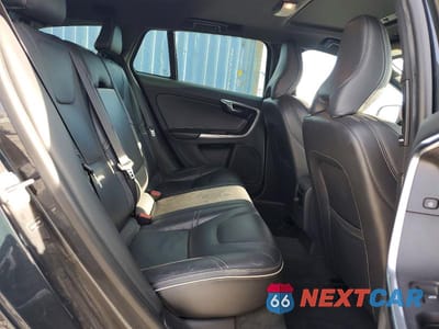 Zdjęcie 10 z 12 samochodu: 2015 VOLVO V60 R DESIGN VIN:YV1902SS7F1264038 - miniatura