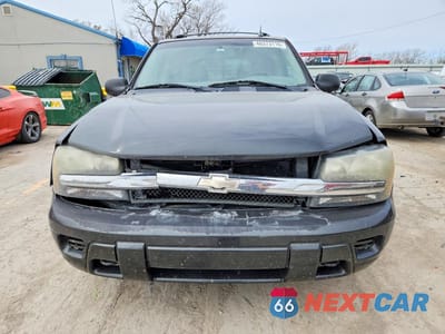 Piąte zdjęcie samochodu w środku: 2005 CHEVROLET TRAILBLAZER LS VIN:1GNDT13S552300664 - miniatura