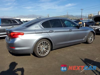 Trzecie zdjęcie samochodu z tyłu: 2018 BMW 530E VIN:WBAJA9C56JB249533 - miniatura
