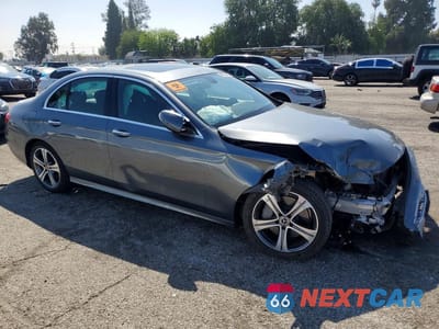 Czwarte zdjęcie samochodu z boku: 2020 MERCEDES-BENZ E 350 VIN:WDDZF8DBXLA722015 - miniatura