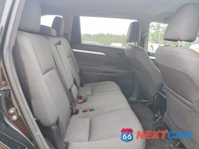 Zdjęcie 11 z 12 samochodu: 2018 TOYOTA HIGHLANDER LE VIN:5TDZARFHXJS037206 - miniatura