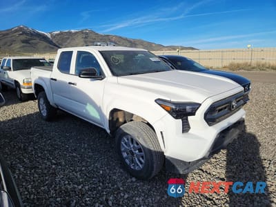 Czwarte zdjęcie samochodu z boku: 2025 TOYOTA TACOMA SR VIN:3TYLD5KN4ST013331 - miniatura