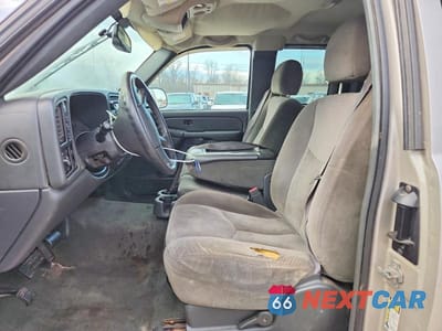 Zdjęcie 7 z 12 samochodu: 2004 CHEVROLET SILVERADO K2500 HEAVY DUTY VIN:1GCHK29U14E390131 - miniatura