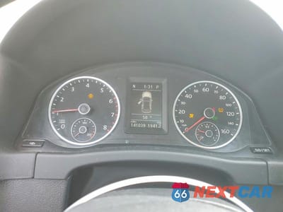 Zdjęcie 9 z 12 samochodu: 2011 VOLKSWAGEN TIGUAN S VIN:WVGBV7AX2BW513941 - miniatura