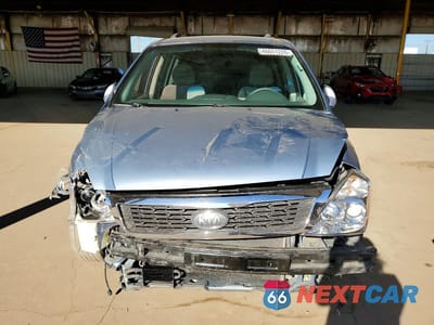 Piąte zdjęcie samochodu w środku: 2014 KIA SEDONA LX VIN:KNDMG4C79E6549021 - miniatura