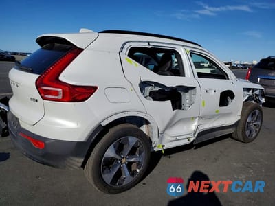 Trzecie zdjęcie samochodu z tyłu: 2024 VOLVO XC40 CORE VIN:YV4L12UK0R2203308 - miniatura
