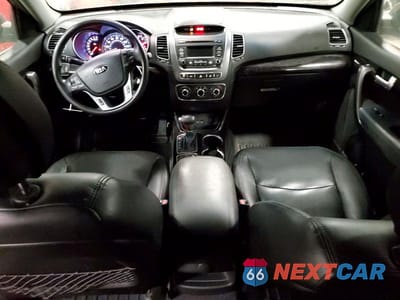 Zdjęcie 8 z 12 samochodu: 2014 KIA SORENTO LX VIN:5XYKTDA7XEG461128 - miniatura