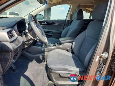 Zdjęcie 7 z 13 samochodu: 2019 KIA SORENTO LX VIN:5XYPG4A31KG453860 - miniatura
