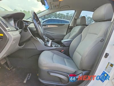 Zdjęcie 7 z 12 samochodu: 2013 HYUNDAI SONATA HYBRID BASE VIN:KMHEC4A49DA086085 - miniatura