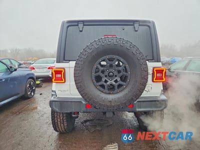 Zdjęcie 6 z 11 samochodu: 2018 JEEP WRANGLER UNLIMITED SAHARA VIN:1C4HJXEG5JW120194 - miniatura