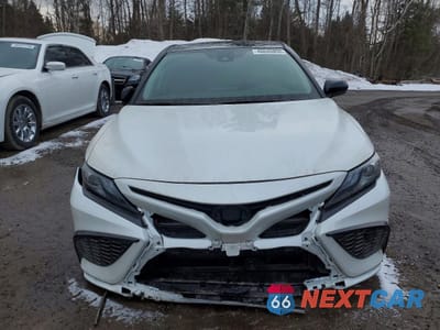 Piąte zdjęcie samochodu w środku: 2024 TOYOTA CAMRY HYBRID XSE VIN:4T1K31AK6RU078273 - miniatura