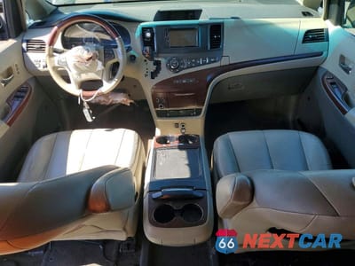 Zdjęcie 8 z 13 samochodu: 2012 TOYOTA SIENNA LIMITED 7-PASSENGER VIN:5TDYK3DC5CS235594 - miniatura