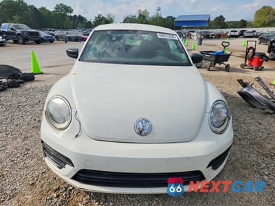 Piąte zdjęcie samochodu w środku: 2017 VOLKSWAGEN BEETLE 1.8T VIN:3VWF17ATXHM625973 - miniatura