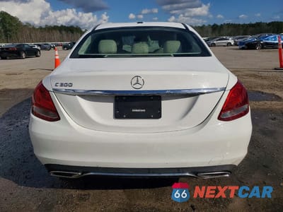 Zdjęcie 6 z 11 samochodu: 2016 MERCEDES-BENZ C 300 VIN:55SWF4JB0GU119788 - miniatura