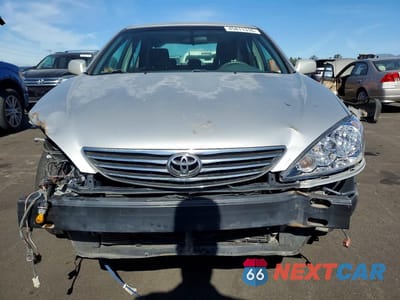 Piąte zdjęcie samochodu w środku: 2005 TOYOTA CAMRY LE VIN:4T1BE32K05U035692 - miniatura