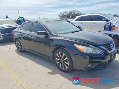 Czwarte zdjęcie samochodu z boku: 2017 NISSAN ALTIMA 2.5 SV VIN:1N4AL3AP0HC120115 - miniatura