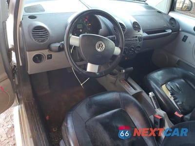 Zdjęcie 8 z 11 samochodu: 2002 VOLKSWAGEN NEW BEETLE GLS VIN:3VWCB21C62M420435 - miniatura