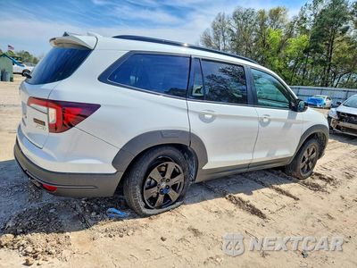 Trzecie zdjęcie samochodu z tyłu: 2022 HONDA PILOT TRAILSPORT VIN:5FNYF6H80NB057001 - miniatura