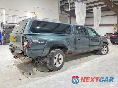 Trzecie zdjęcie samochodu z tyłu: 2010 TOYOTA TACOMA V6 VIN:3TMMU4FN5AM018380 - miniatura