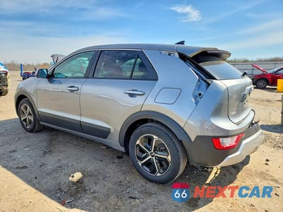 Drugie zdjęcie samochodu z przodu: 2026 KIA NIRO LX VIN:KNDCP3LE0T5319522 - miniatura