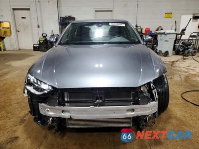 Piąte zdjęcie samochodu w środku: 2022 AUDI A4 PREMIUM PLUS 45 VIN:WAUEAAF45NN010761 - miniatura