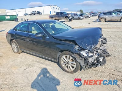 Czwarte zdjęcie samochodu z boku: 2019 MERCEDES-BENZ C 300 4MATIC VIN:55SWF8EB4KU303285 - miniatura