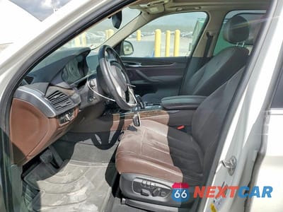 Zdjęcie 7 z 14 samochodu: 2016 BMW X5 SDRIVE35I VIN:5UXKR2C57G0R73211 - miniatura