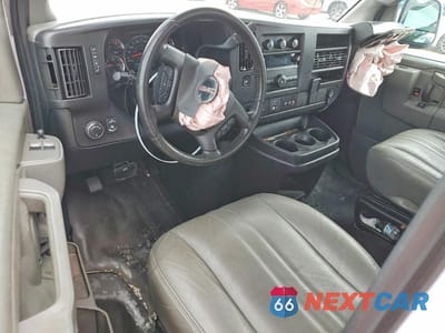 Zdjęcie 8 z 13 samochodu: 2023 GMC SAVANA G2500 VIN:1GTW7AFP4P1173797 - miniatura
