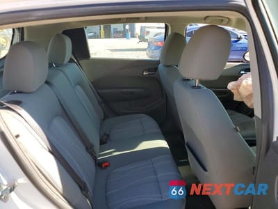Zdjęcie 10 z 12 samochodu: 2015 CHEVROLET SONIC LT VIN:1G1JC6SHXF4215994 - miniatura