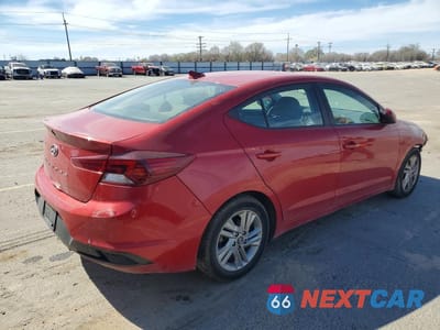 Trzecie zdjęcie samochodu z tyłu: 2019 HYUNDAI ELANTRA SEL VIN:5NPD84LF1KH403833 - miniatura