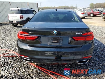 Zdjęcie 6 z 12 samochodu: 2018 BMW 750 XI VIN:WBA7F2C54JG424075 - miniatura