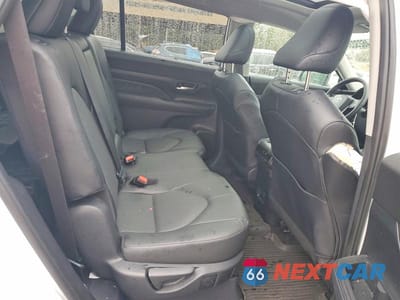 Zdjęcie 10 z 12 samochodu: 2025 TOYOTA GRAND HIGHLANDER XLE VIN:5TDAAAA56SS019783 - miniatura